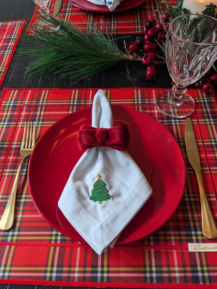 Perfect Christmas Collection Table Setting