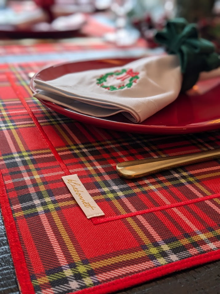 Perfect Christmas Collection Table Setting
