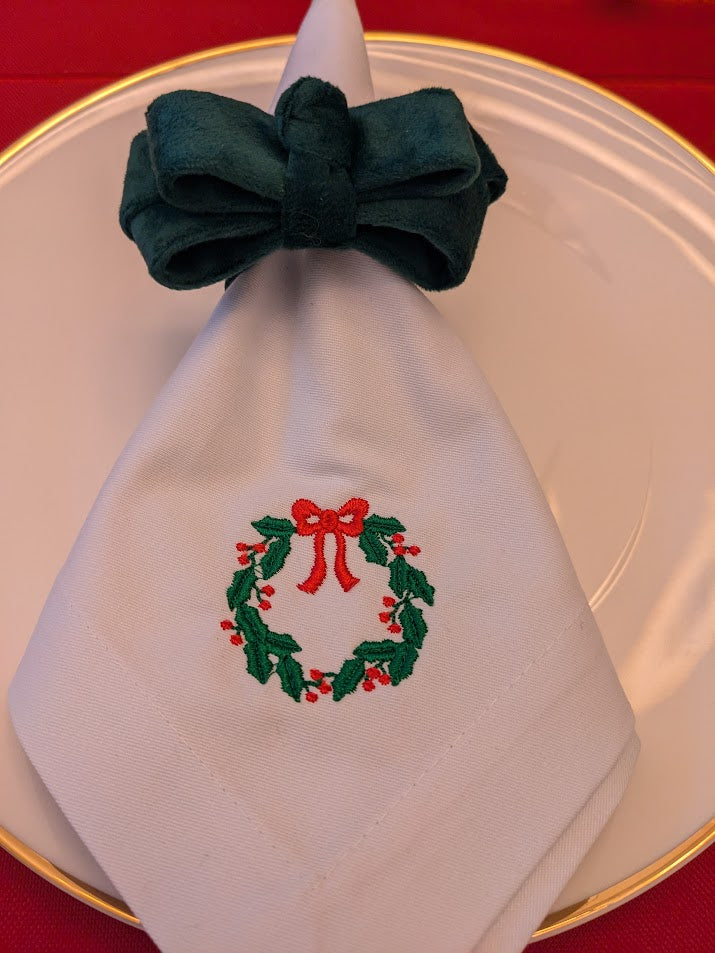 Perfect Christmas Collection Table Setting