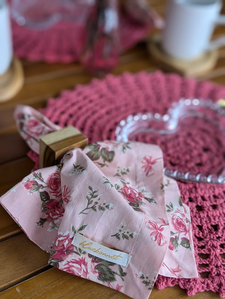 La vie en Rose Collection Table Setting