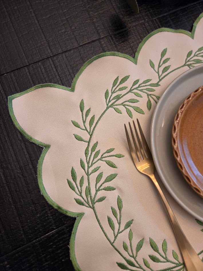 Cozy Farmhouse Table Setting