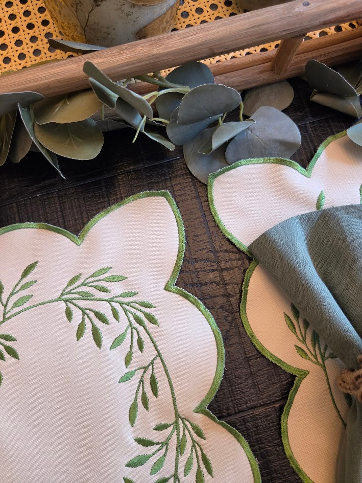 Cozy Farmhouse Table Setting