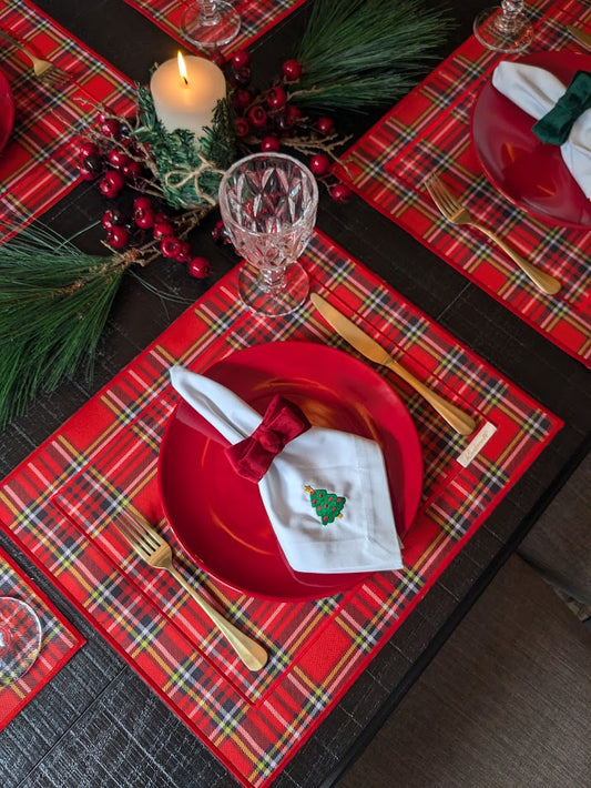 Perfect Christmas Collection Table Setting