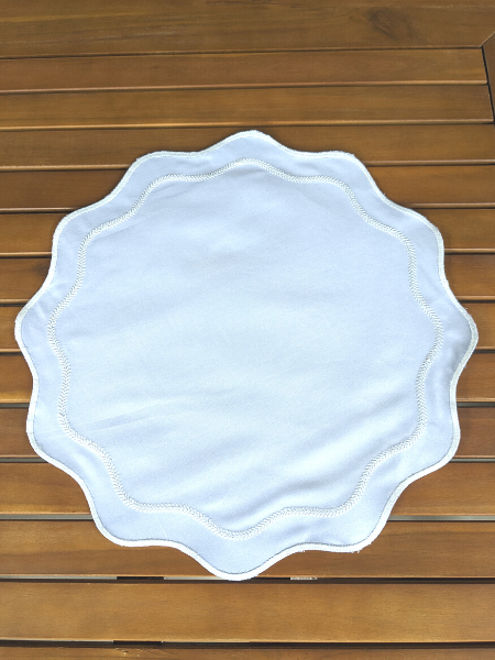 Navy Double-Sided Delight Scalloped Waterproof Placemat